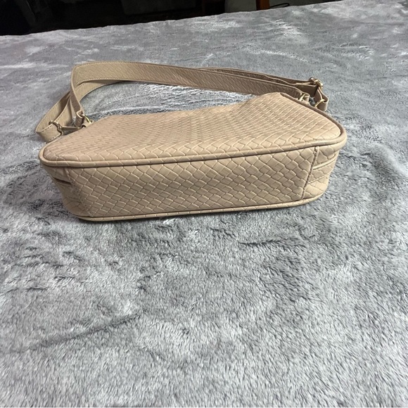 Fiorelli Neutral Beige Shoulder Bag with Adjustable Strap and Handle - Picture 5 of 8